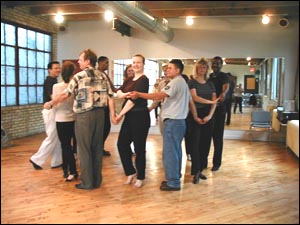 La Rueda dance group performs dame con las manos.